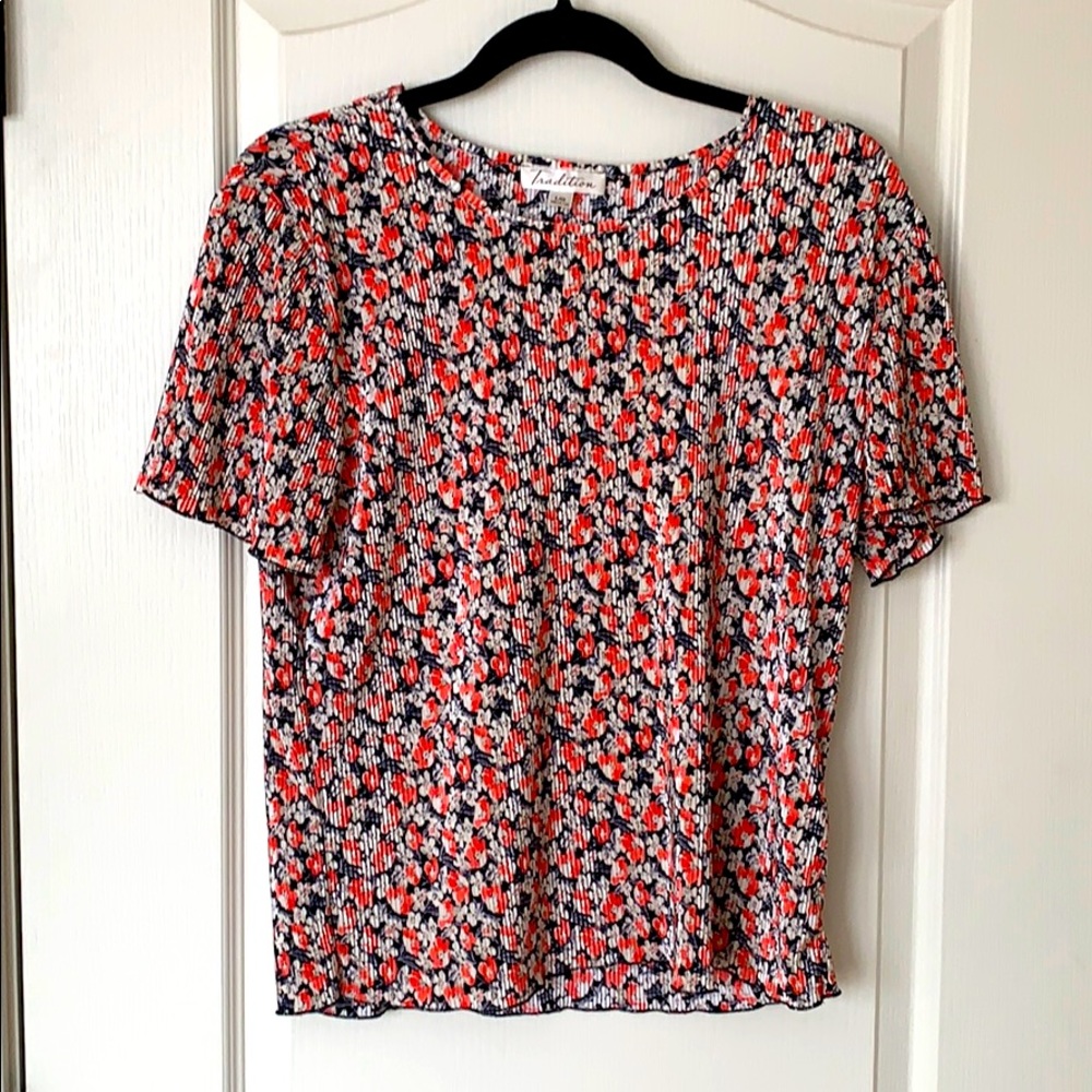 Flower pattern T-shirt